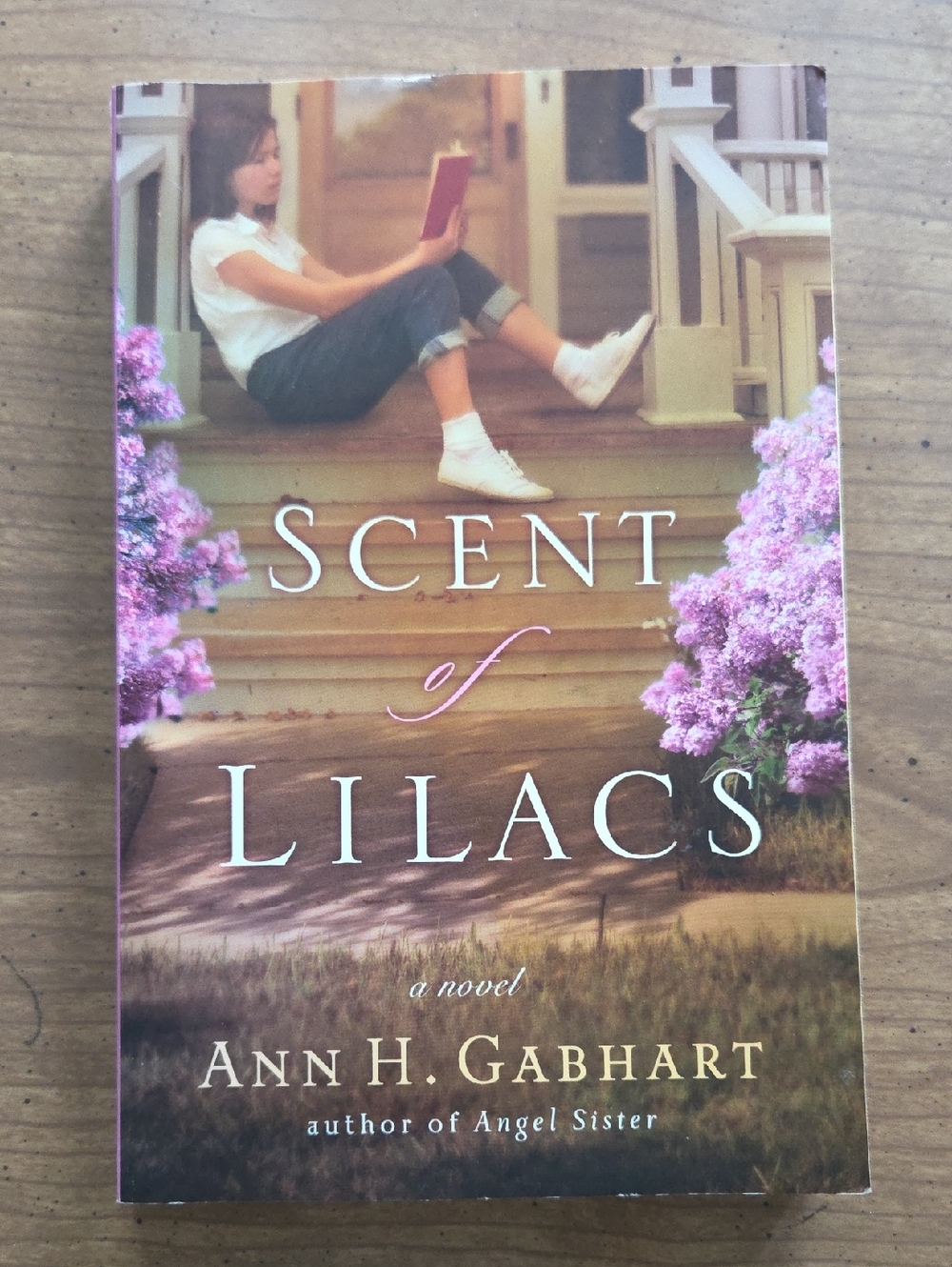 ANN H. GABHART "Scent of Lilacs" Paperback, Used Book.
